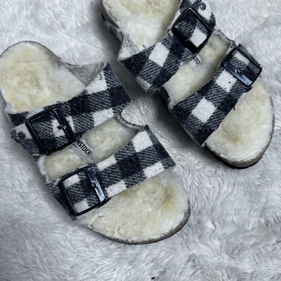 Birkenstock Women's Arizona Soft Footbed Sandals
Size EU 37 = US 6-6.5 Sample - Picture 7 of 8